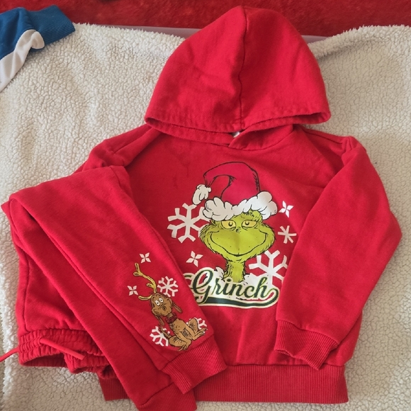 Other - Grinch 5T Red Kids Hoodie and Pants Set